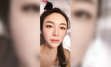 最新《瘋狂抖音》外篇之《抖音擦邊4》顏值主播各顯神通 閃現走光 刷邊瘋狂作死 扣逼漏奶 (128)