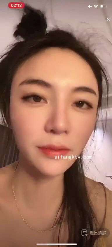 最新《瘋狂抖音》外篇之《抖音擦邊4》顏值主播各顯神通 閃現走光 刷邊瘋狂作死 扣逼漏奶 (128)