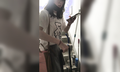 稀缺學姐專場 專業抄底靚麗制服學姐珍藏版 貼著美女屁股抄 有燈光加持畫質特好 超清4K原版 (1)
