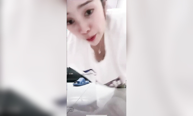 最新《瘋狂抖音》外篇之《抖音擦邊4》顏值主播各顯神通 閃現走光 刷邊瘋狂作死 扣逼漏奶 (301)