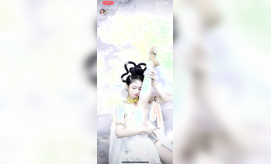 最新《瘋狂抖音》外篇之『三亞美女2』極品三亞外圍美女大秀身材 作死大尺度 摳B揉乳擠奶 (117)