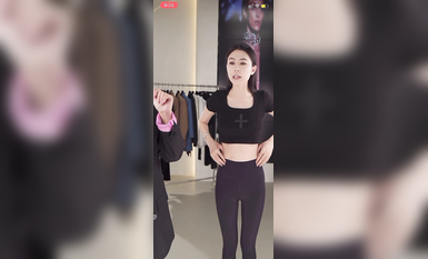 最新《瘋狂抖音》外篇之『三亞美女2』極品三亞外圍美女大秀身材 作死大尺度 摳B揉乳擠奶 (22)