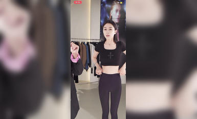 最新《瘋狂抖音》外篇之『三亞美女2』極品三亞外圍美女大秀身材 作死大尺度 摳B揉乳擠奶 (22)