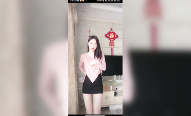 最新《瘋狂抖音》外篇之《抖音擦邊4》顏值主播各顯神通 閃現走光 刷邊瘋狂作死 扣逼漏奶 (149)