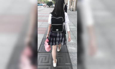 稀缺學姐專場 專業抄底靚麗制服學姐珍藏版 貼著美女屁股抄 有燈光加持畫質特好 超清4K原版 (12)