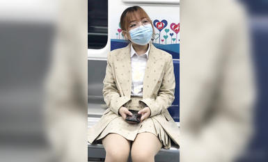 稀缺學姐專場 專業抄底靚麗制服學姐珍藏版 貼著美女屁股抄 有燈光加持畫質特好 超清4K原版 (4)