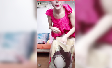 最新《瘋狂抖音》外篇之《抖音擦邊4》顏值主播各顯神通 閃現走光 刷邊瘋狂作死 扣逼漏奶 (51)