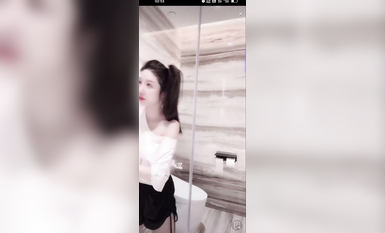 最新《瘋狂抖音》外篇之《抖音擦邊4》顏值主播各顯神通 閃現走光 刷邊瘋狂作死 扣逼漏奶 (238)