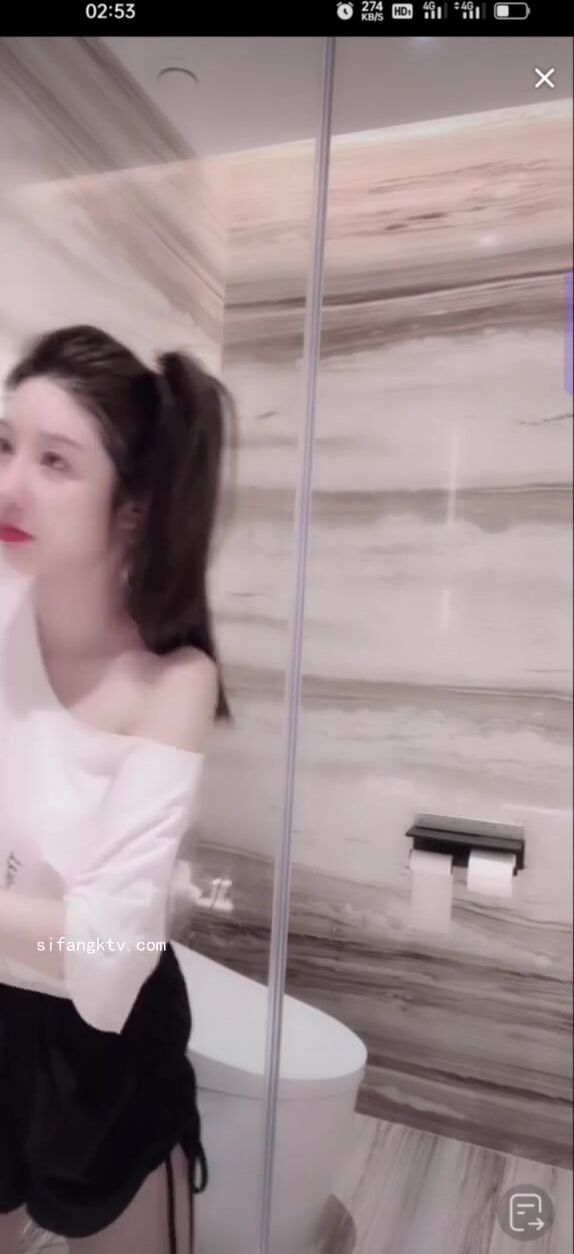 最新《瘋狂抖音》外篇之《抖音擦邊4》顏值主播各顯神通 閃現走光 刷邊瘋狂作死 扣逼漏奶 (238)