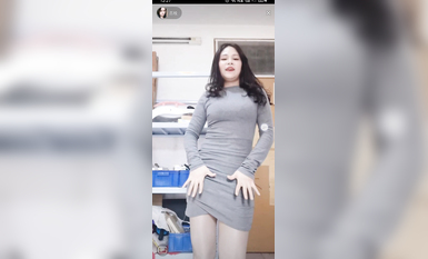 最新《瘋狂抖音》外篇之『三亞美女2』極品三亞外圍美女大秀身材 作死大尺度 摳B揉乳擠奶 (159)