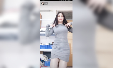 最新《瘋狂抖音》外篇之『三亞美女2』極品三亞外圍美女大秀身材 作死大尺度 摳B揉乳擠奶 (159)