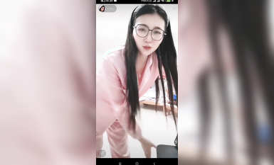 最新《瘋狂抖音》外篇之『三亞美女2』極品三亞外圍美女大秀身材 作死大尺度 摳B揉乳擠奶 (132)