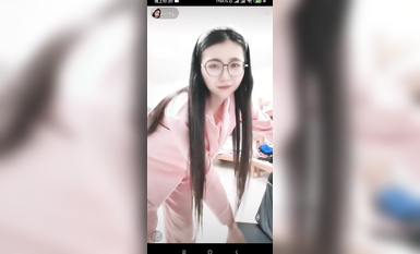 最新《瘋狂抖音》外篇之『三亞美女2』極品三亞外圍美女大秀身材 作死大尺度 摳B揉乳擠奶 (132)