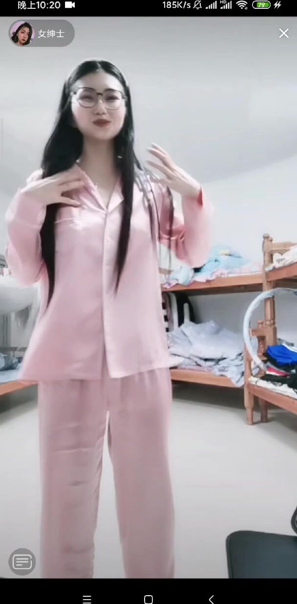 最新《瘋狂抖音》外篇之『三亞美女2』極品三亞外圍美女大秀身材 作死大尺度 摳B揉乳擠奶 (132)