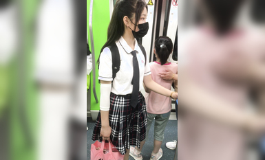 稀缺學姐專場 專業抄底靚麗制服學姐珍藏版 貼著美女屁股抄 有燈光加持畫質特好 超清4K原版 (11)