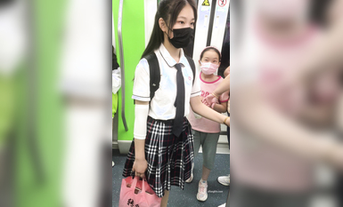 稀缺學姐專場 專業抄底靚麗制服學姐珍藏版 貼著美女屁股抄 有燈光加持畫質特好 超清4K原版 (11)