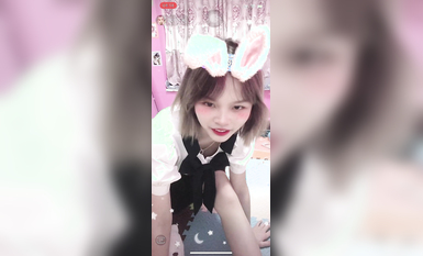 最新《瘋狂抖音》外篇之『三亞美女2』極品三亞外圍美女大秀身材 作死大尺度 摳B揉乳擠奶 (37)