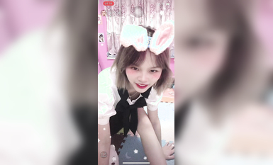 最新《瘋狂抖音》外篇之『三亞美女2』極品三亞外圍美女大秀身材 作死大尺度 摳B揉乳擠奶 (37)