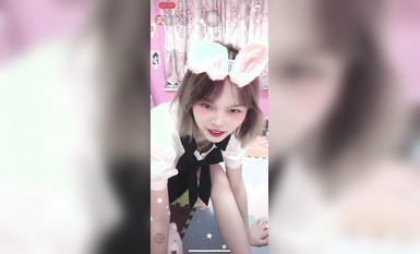 最新《瘋狂抖音》外篇之『三亞美女2』極品三亞外圍美女大秀身材 作死大尺度 摳B揉乳擠奶 (37)