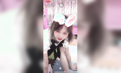 最新《瘋狂抖音》外篇之『三亞美女2』極品三亞外圍美女大秀身材 作死大尺度 摳B揉乳擠奶 (37)