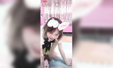 最新《瘋狂抖音》外篇之『三亞美女2』極品三亞外圍美女大秀身材 作死大尺度 摳B揉乳擠奶 (37)