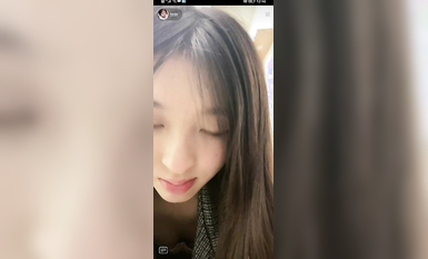 最新《瘋狂抖音》外篇之『三亞美女2』極品三亞外圍美女大秀身材 作死大尺度 摳B揉乳擠奶 (60)