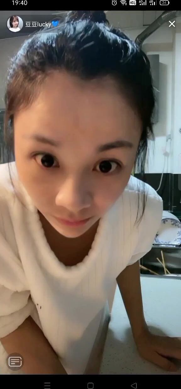 最新《瘋狂抖音》外篇之『三亞美女2』極品三亞外圍美女大秀身材 作死大尺度 摳B揉乳擠奶 (195)