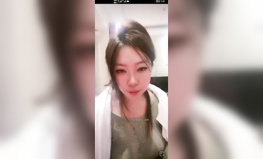 最新《瘋狂抖音》外篇之《抖音擦邊4》顏值主播各顯神通 閃現走光 刷邊瘋狂作死 扣逼漏奶 (265)