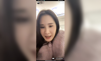 最新《瘋狂抖音》外篇之『三亞美女2』極品三亞外圍美女大秀身材 作死大尺度 摳B揉乳擠奶 (71)