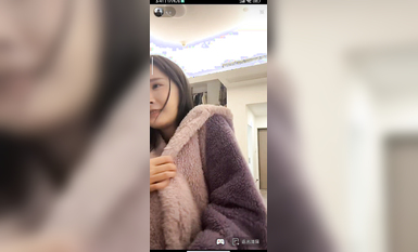 最新《瘋狂抖音》外篇之『三亞美女2』極品三亞外圍美女大秀身材 作死大尺度 摳B揉乳擠奶 (71)