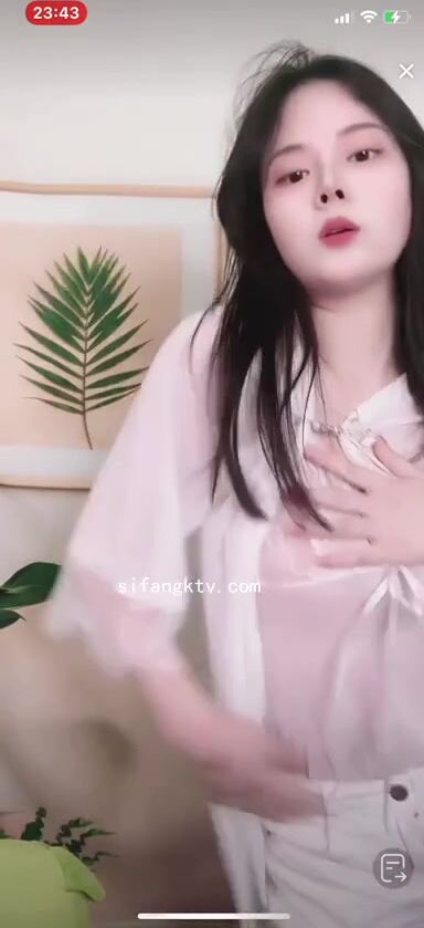 最新《瘋狂抖音》外篇之《抖音擦邊4》顏值主播各顯神通 閃現走光 刷邊瘋狂作死 扣逼漏奶 (150)