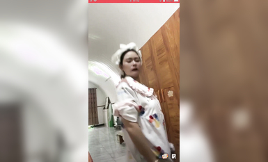 最新《瘋狂抖音》外篇之《抖音擦邊4》顏值主播各顯神通 閃現走光 刷邊瘋狂作死 扣逼漏奶 (74)