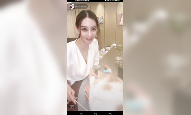 最新《瘋狂抖音》外篇之『三亞美女2』極品三亞外圍美女大秀身材 作死大尺度 摳B揉乳擠奶 (141)