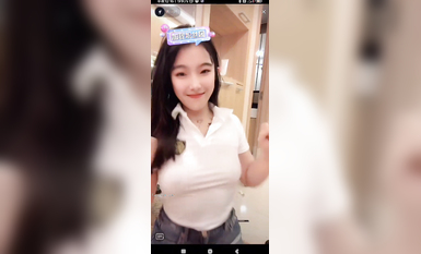 最新《瘋狂抖音》外篇之《抖音擦邊4》顏值主播各顯神通 閃現走光 刷邊瘋狂作死 扣逼漏奶 (160)