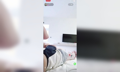 最新《瘋狂抖音》外篇之《抖音擦邊4》顏值主播各顯神通 閃現走光 刷邊瘋狂作死 扣逼漏奶 (29)