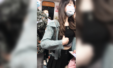 稀缺學姐專場 專業抄底靚麗制服學姐珍藏版 貼著美女屁股抄 有燈光加持畫質特好 超清4K原版 (17)