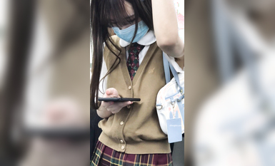 稀缺學姐專場 專業抄底靚麗制服學姐珍藏版 貼著美女屁股抄 有燈光加持畫質特好 超清4K原版 (40)