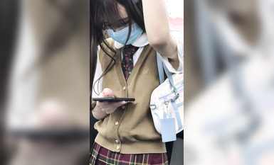 稀缺學姐專場 專業抄底靚麗制服學姐珍藏版 貼著美女屁股抄 有燈光加持畫質特好 超清4K原版 (40)