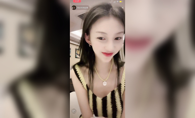 最新《瘋狂抖音》外篇之『三亞美女2』極品三亞外圍美女大秀身材 作死大尺度 摳B揉乳擠奶 (136)