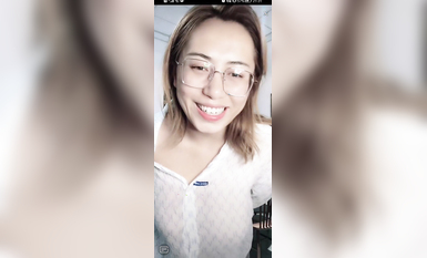 最新《瘋狂抖音》外篇之《抖音擦邊4》顏值主播各顯神通 閃現走光 刷邊瘋狂作死 扣逼漏奶 (151)