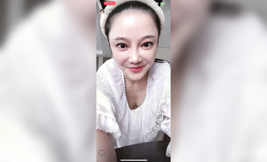 最新《瘋狂抖音》外篇之《抖音擦邊4》顏值主播各顯神通 閃現走光 刷邊瘋狂作死 扣逼漏奶 (49)