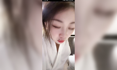 最新《瘋狂抖音》外篇之《抖音擦邊4》顏值主播各顯神通 閃現走光 刷邊瘋狂作死 扣逼漏奶 (8)