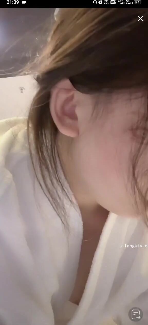 最新《瘋狂抖音》外篇之《抖音擦邊4》顏值主播各顯神通 閃現走光 刷邊瘋狂作死 扣逼漏奶 (8)