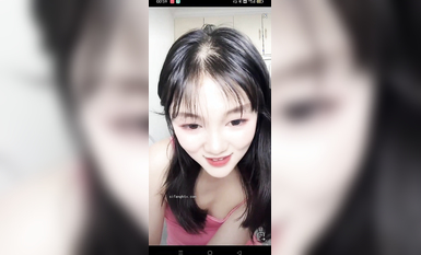 最新《瘋狂抖音》外篇之《抖音擦邊4》顏值主播各顯神通 閃現走光 刷邊瘋狂作死 扣逼漏奶 (12)