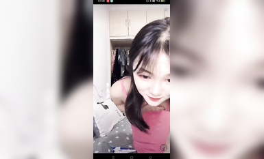 最新《瘋狂抖音》外篇之《抖音擦邊4》顏值主播各顯神通 閃現走光 刷邊瘋狂作死 扣逼漏奶 (12)