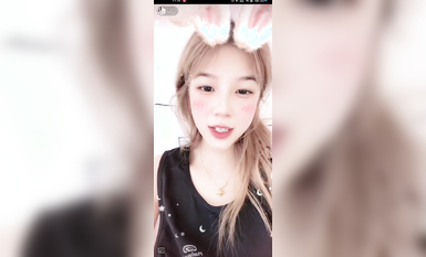 最新《瘋狂抖音》外篇之『三亞美女2』極品三亞外圍美女大秀身材 作死大尺度 摳B揉乳擠奶 (138)