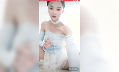 最新《瘋狂抖音》外篇之《抖音擦邊4》顏值主播各顯神通 閃現走光 刷邊瘋狂作死 扣逼漏奶 (292)