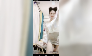 最新《瘋狂抖音》外篇之『三亞美女2』極品三亞外圍美女大秀身材 作死大尺度 摳B揉乳擠奶 (49)