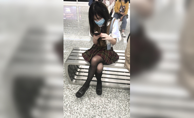 稀缺學姐專場 專業抄底靚麗制服學姐珍藏版 貼著美女屁股抄 有燈光加持畫質特好 超清4K原版 (38)