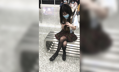 稀缺學姐專場 專業抄底靚麗制服學姐珍藏版 貼著美女屁股抄 有燈光加持畫質特好 超清4K原版 (38)